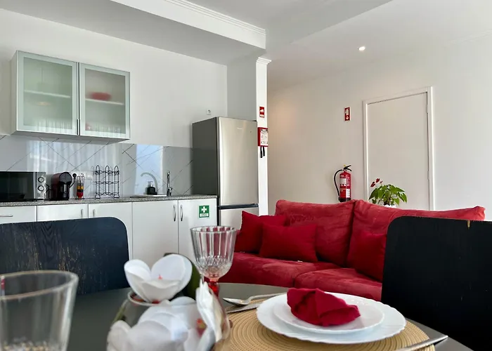 Casa Caloura Passion Deluxe & Lagoa (Azores)