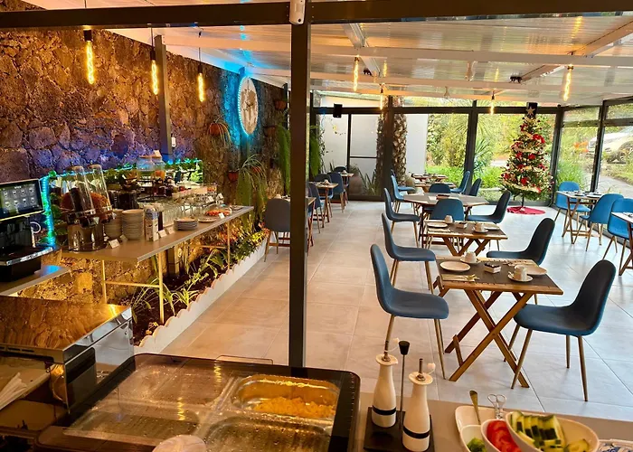 Casa Caloura Passion Deluxe & Apartamento Lagoa (Azores)